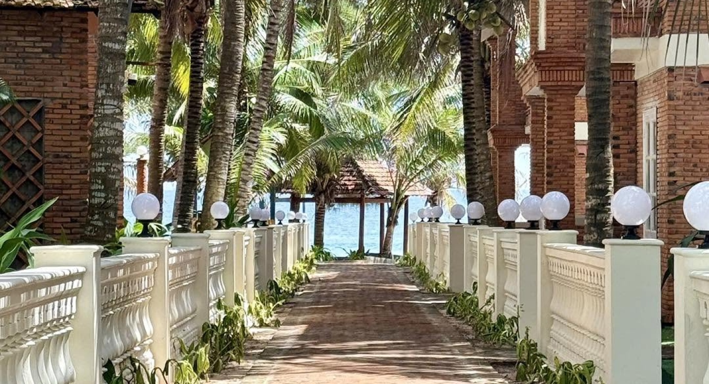 Bau Mai Resort