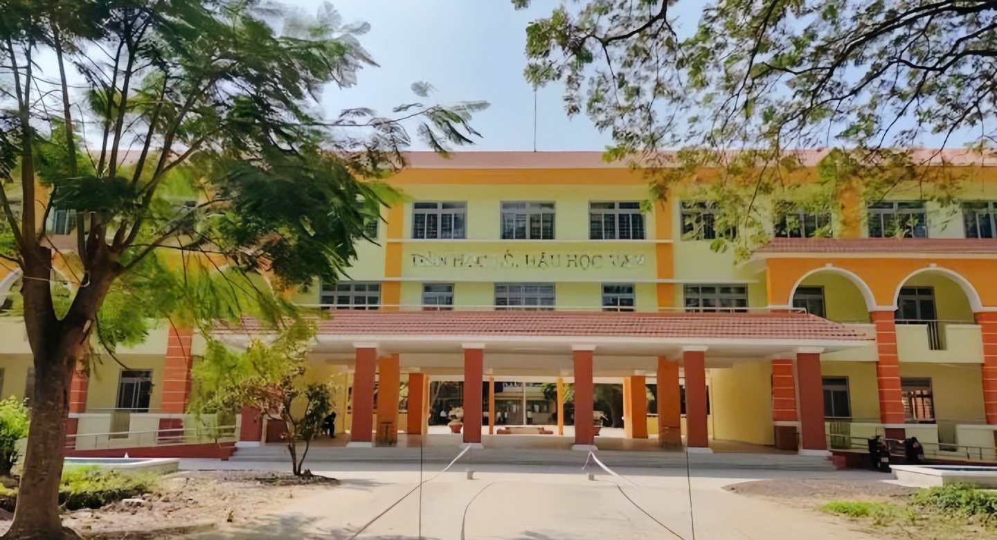 Trường THPT Trung Phú