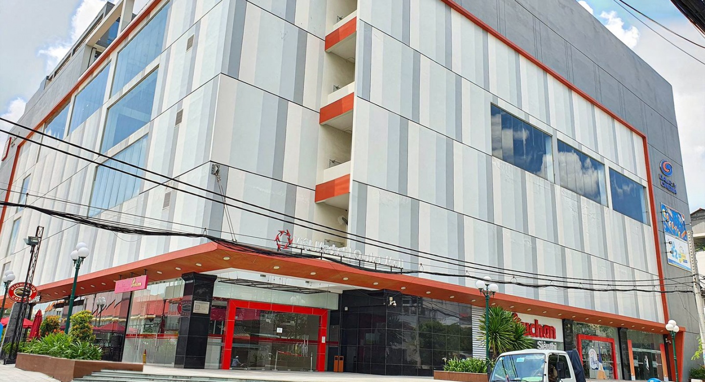 District 6 Commercial and Service Complex