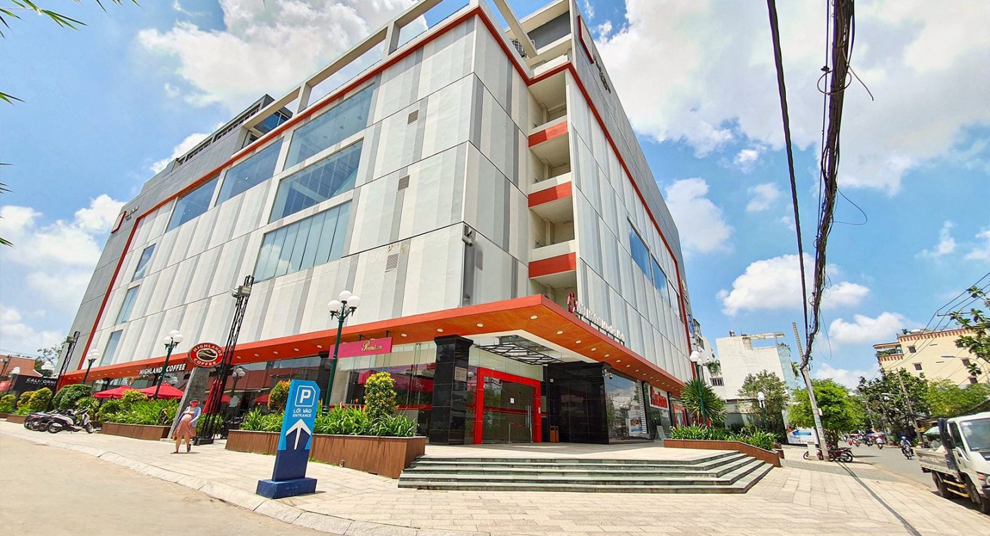 District 6 Commercial and Service Complex