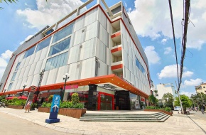 District 6 Commercial and Service Complex
