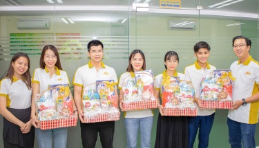 Công Đoàn CBM trao tặng quà Tết cho CBNV