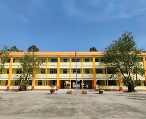 Trường THPT Trung Phú
